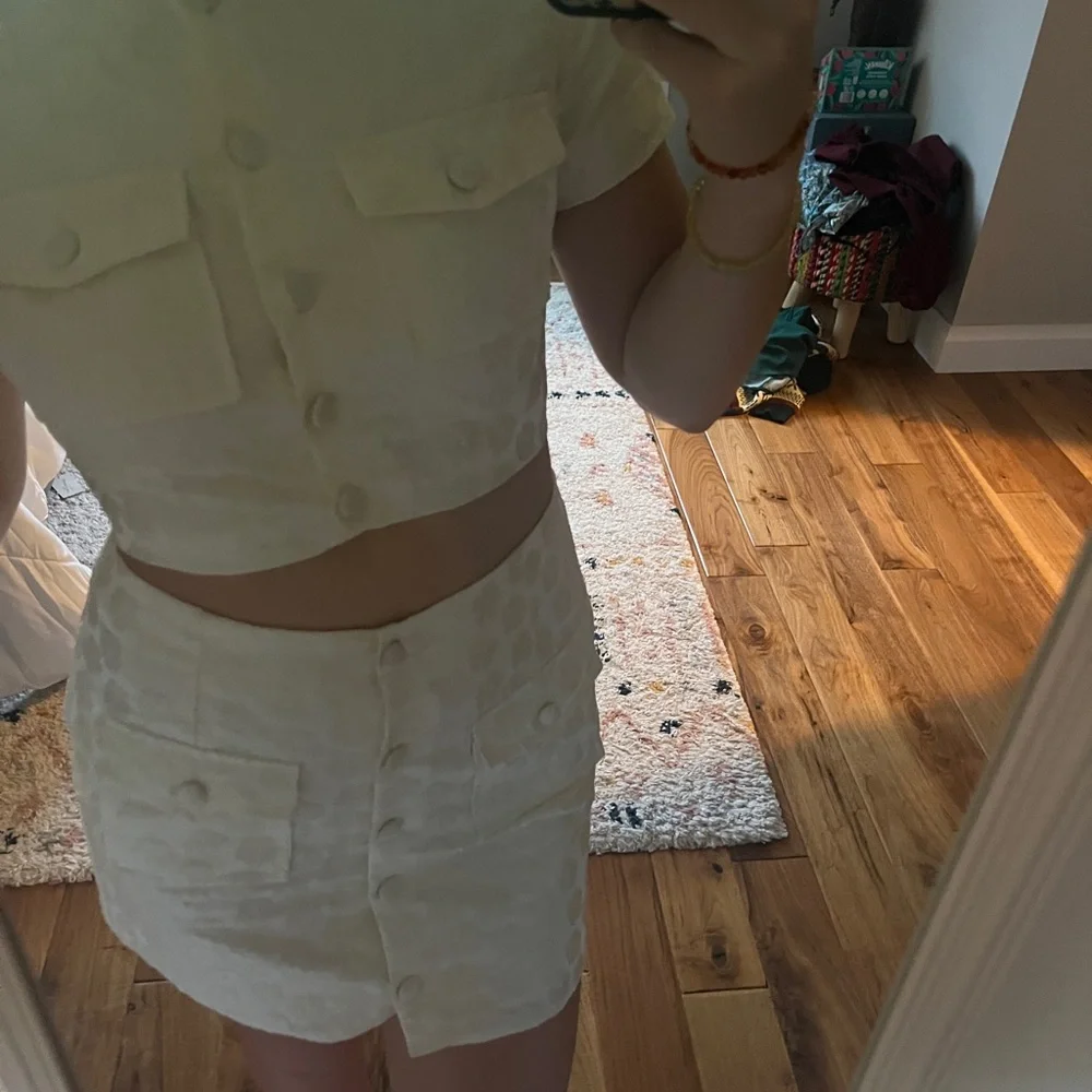 White Textured Two-Piece Set - Picture 3 of 3
